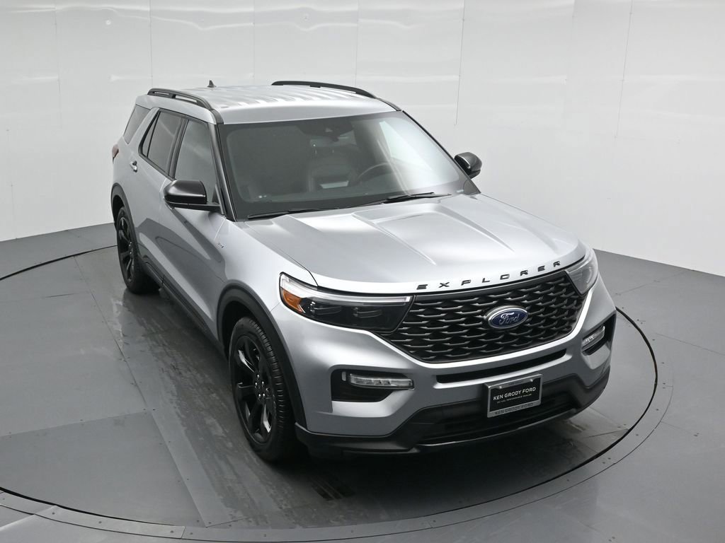 Certified 2023 Ford Explorer ST-Line w/ Class IV Trailer Tow Package image 4