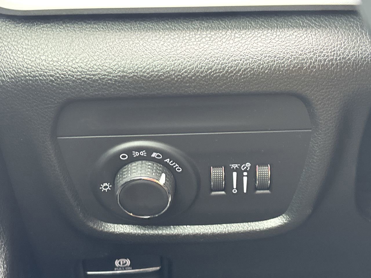 Used 2025 Jeep Grand Cherokee Laredo X w/ Luxury Tech Group I RWD image 26