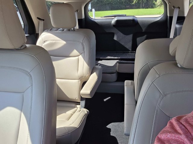 Certified 2023 Ford Explorer XLT w/ Equipment Group 202A RWD image 25