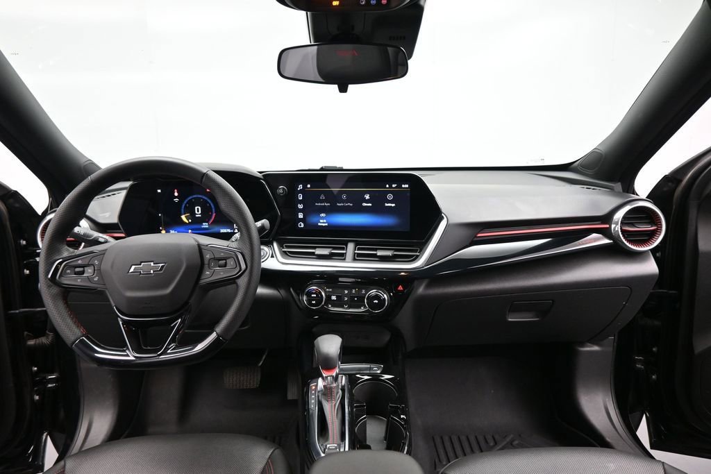 Used 2024 Chevrolet Trax RS w/ Sunroof Package FWD image 17