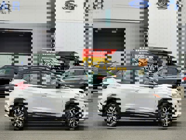 Used 2024 Nissan Kicks SR w/ SR Premium Package image 3