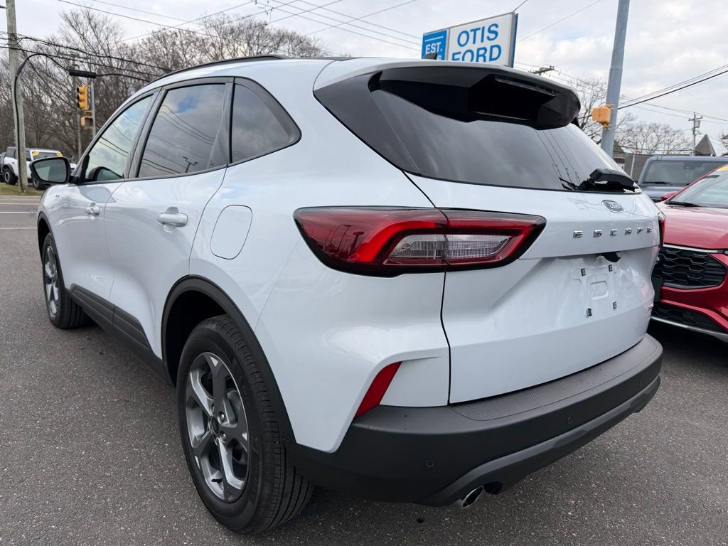 Certified 2025 Ford Escape ST-Line Select w/ Tech Pack #2 image 2