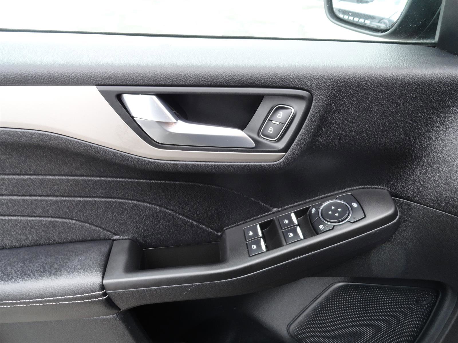 Certified 2021 Ford Escape SE image 10