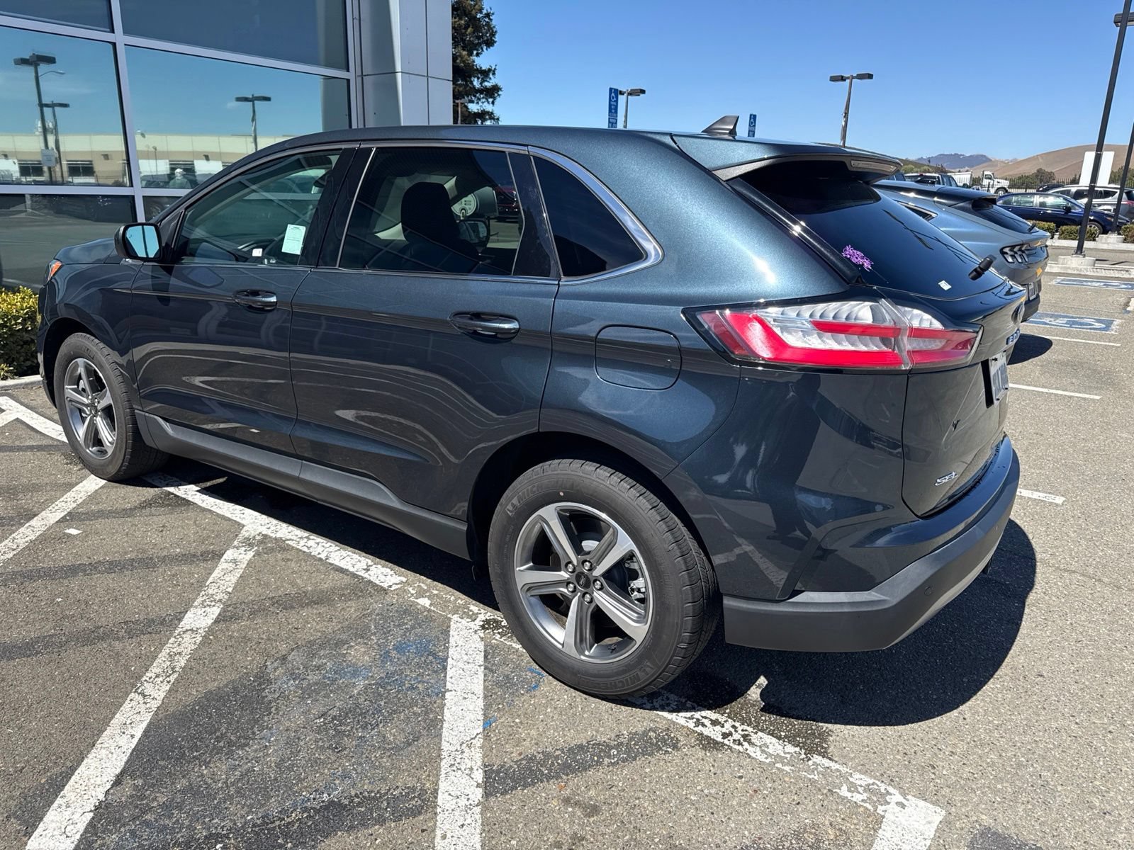 Certified 2024 Ford Edge SEL w/ Convenience Package AWD/4WD image 3