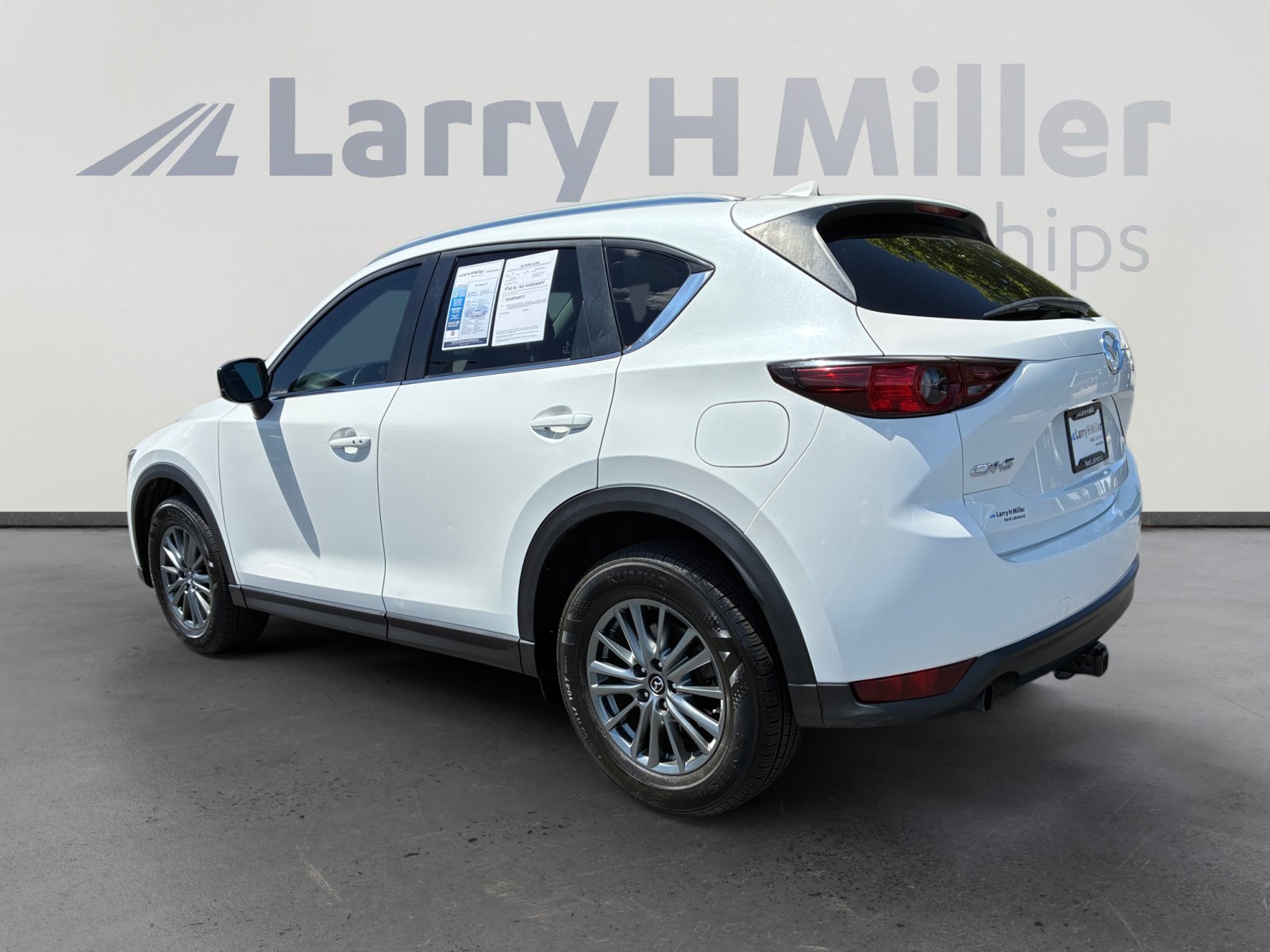 Used 2017 MAZDA CX-5 Touring FWD image 3