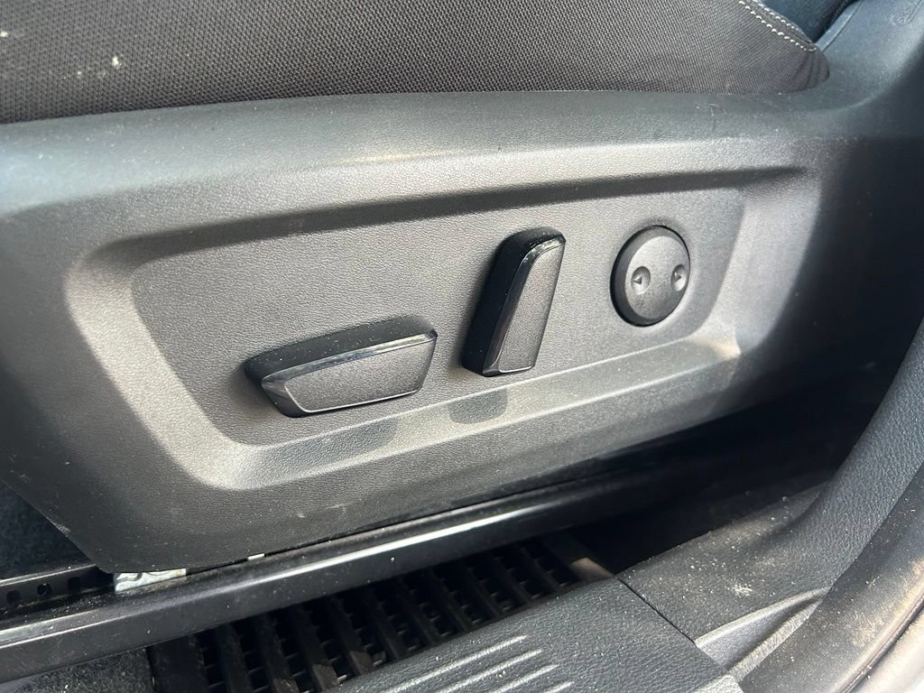 Used 2022 Nissan Rogue SV FWD image 16