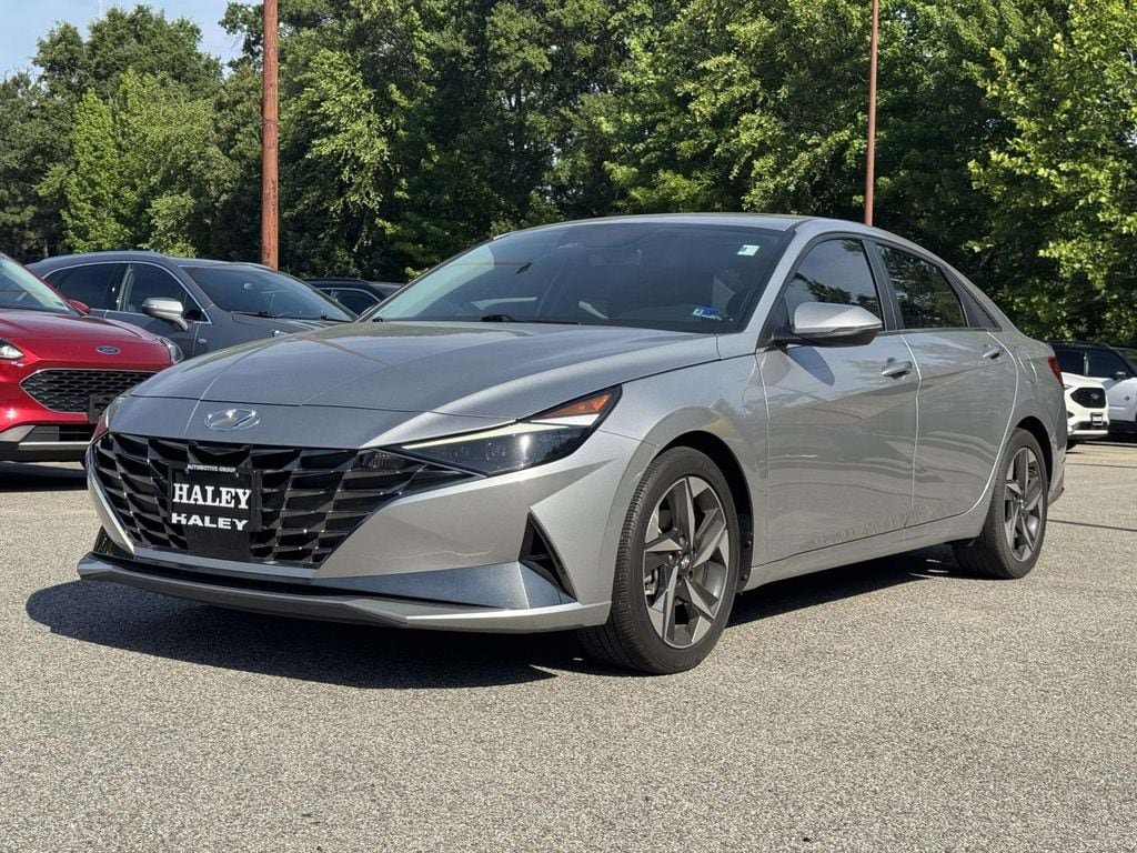 Used 2023 Hyundai Elantra Limited FWD image 25