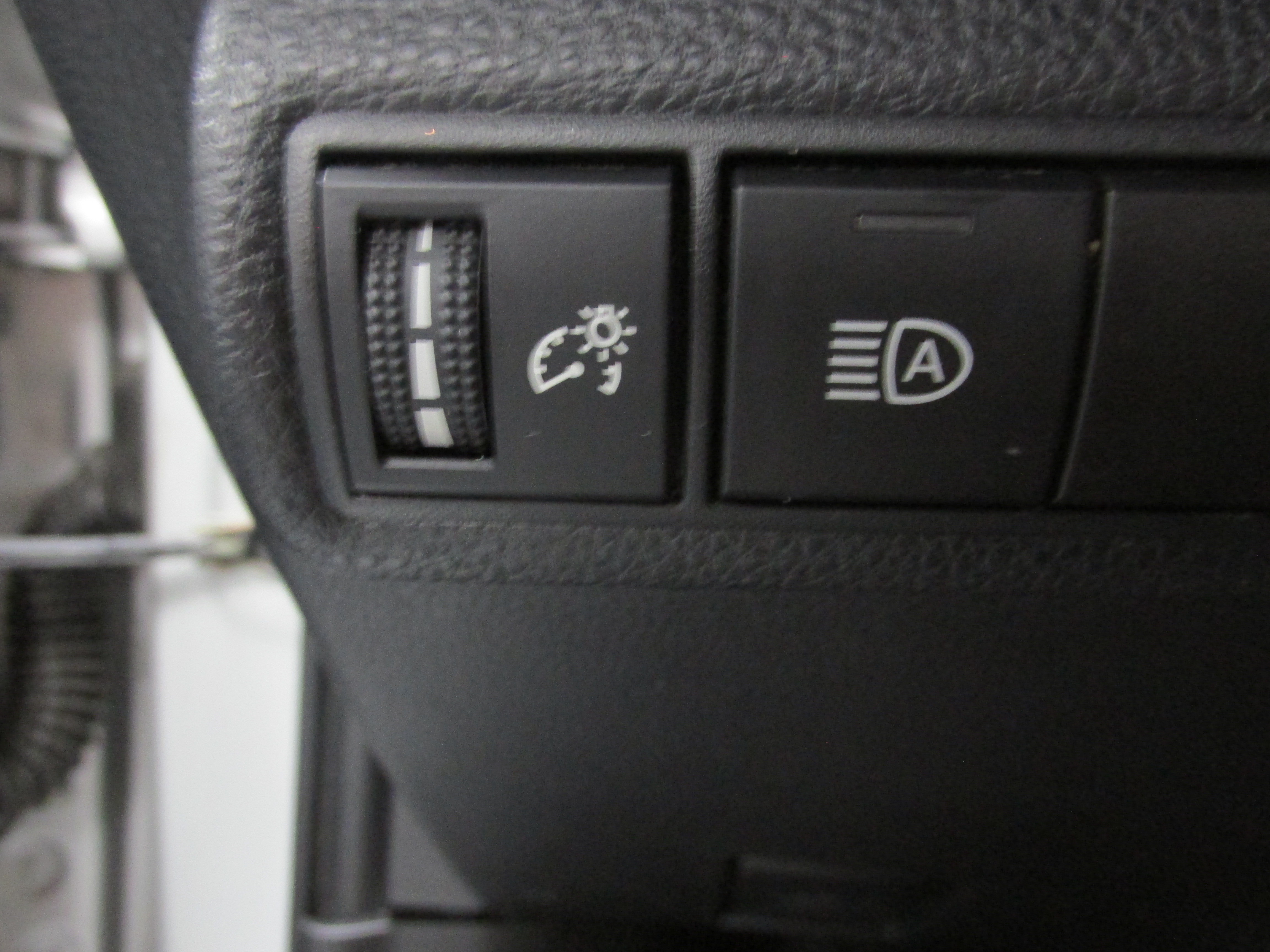 Used 2024 Toyota Corolla LE FWD image 28