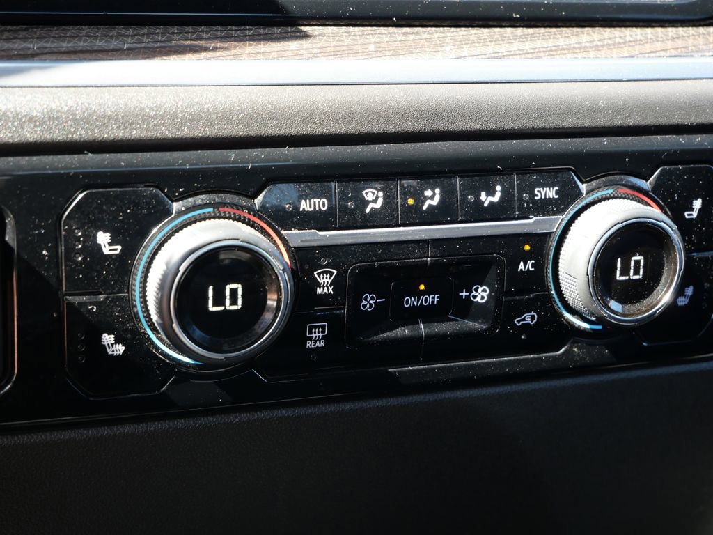 Used 2025 Chevrolet Silverado 1500 LT AWD/4WD image 21