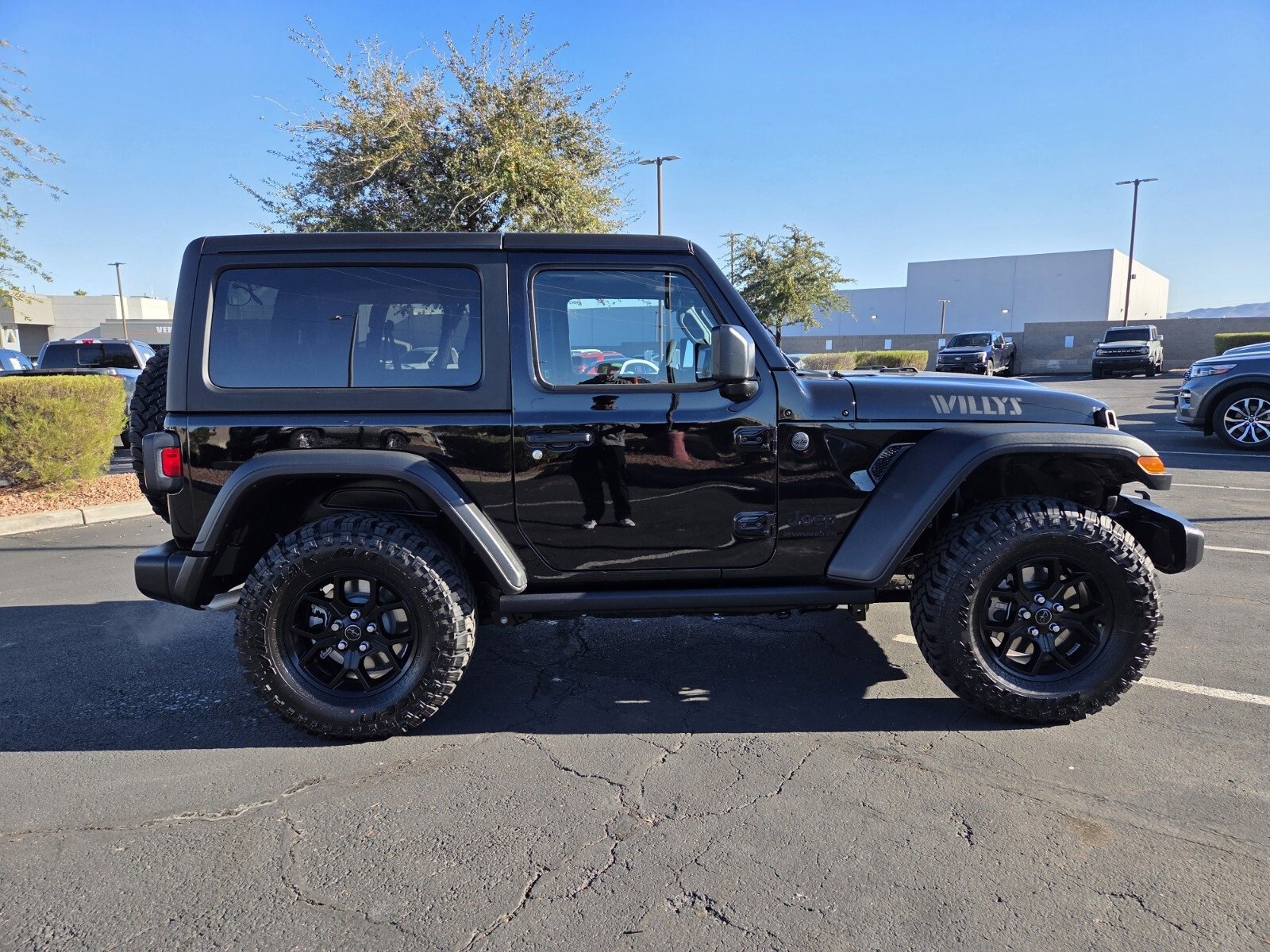 Used 2025 Jeep Wrangler Sport image 7