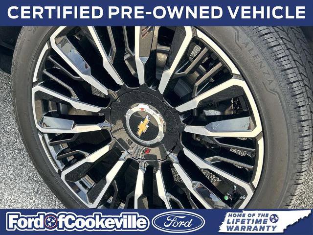 Used 2025 Chevrolet Tahoe High Country AWD/4WD image 12