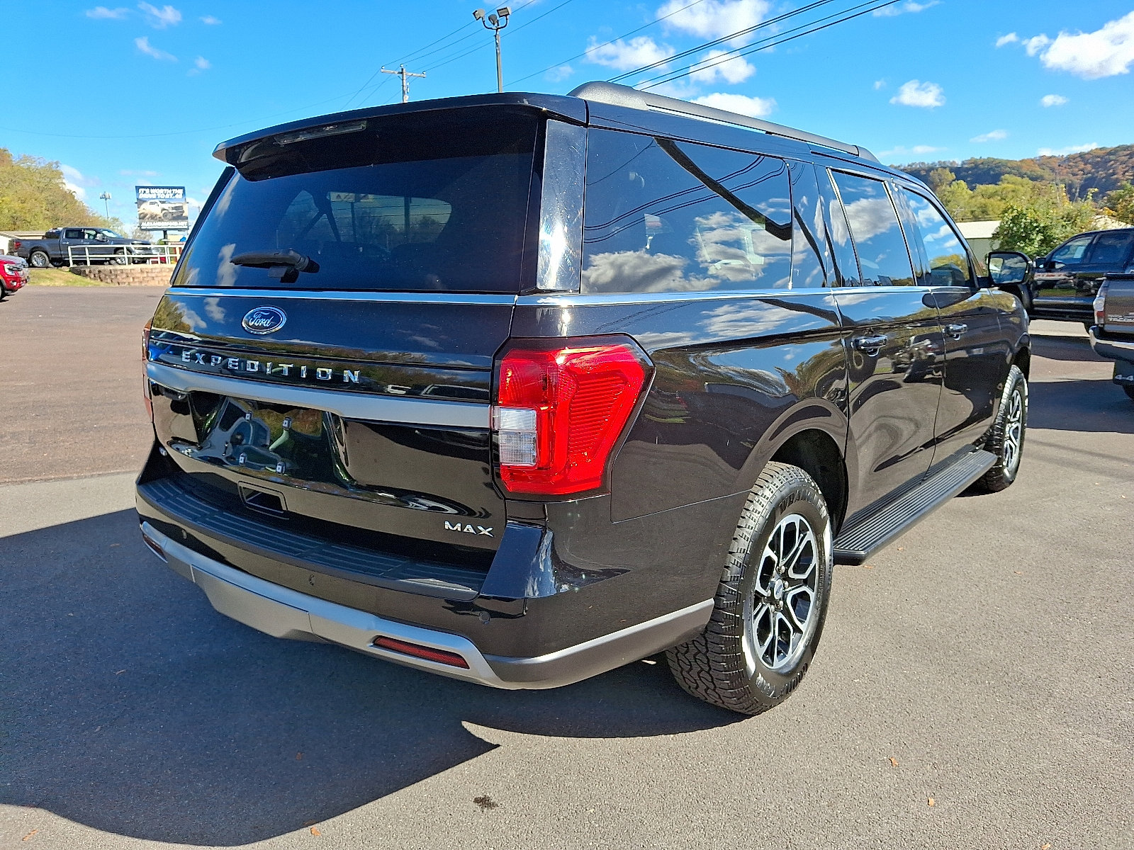 Certified 2024 Ford Expedition Max XLT image 10