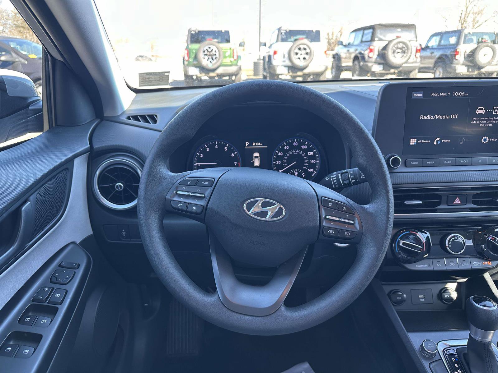 Used 2023 Hyundai Kona SEL image 12