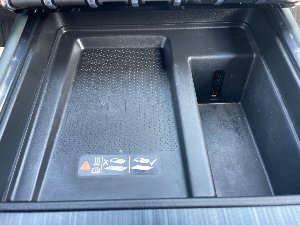 Used 2025 GMC Acadia AT4 w/ LPO, Floor Liner Package AWD/4WD image 41