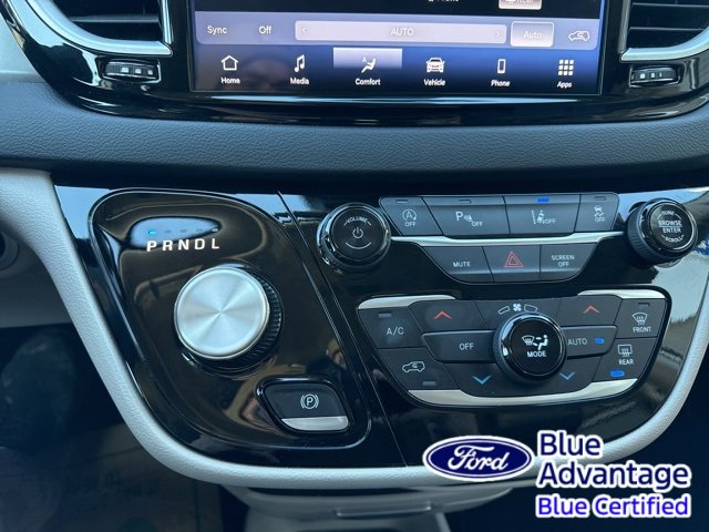 Used 2024 Chrysler Pacifica Touring-L image 23