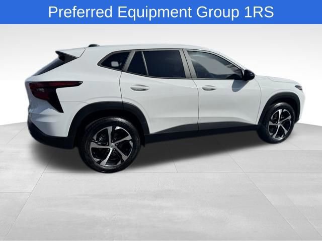 Used 2024 Chevrolet Trax RS w/ Driver Confidence Package FWD image 5