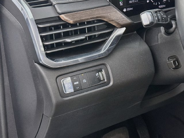 Used 2026 GMC Acadia Denali Ultimate FWD image 10