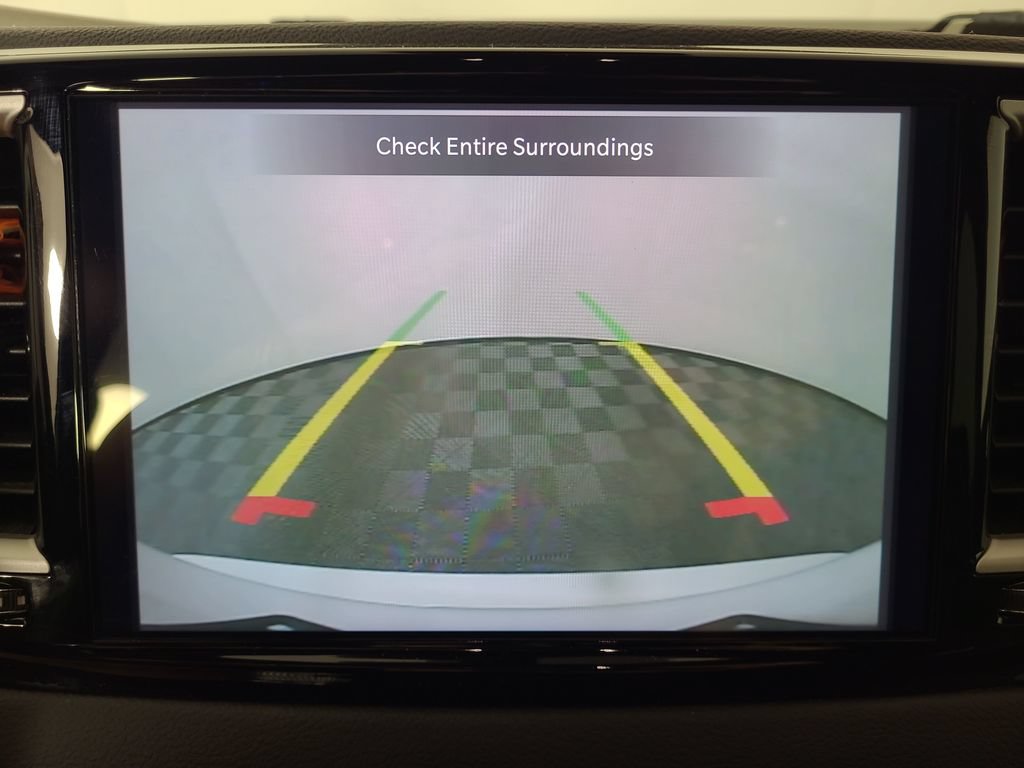 Used 2025 Chrysler Pacifica Select FWD image 9