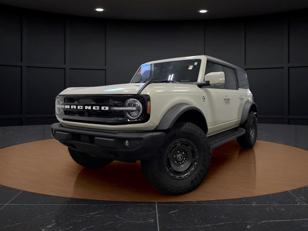 Certified 2025 Ford Bronco Outer Banks w/ Sasquatch Package AWD/4WD image 3