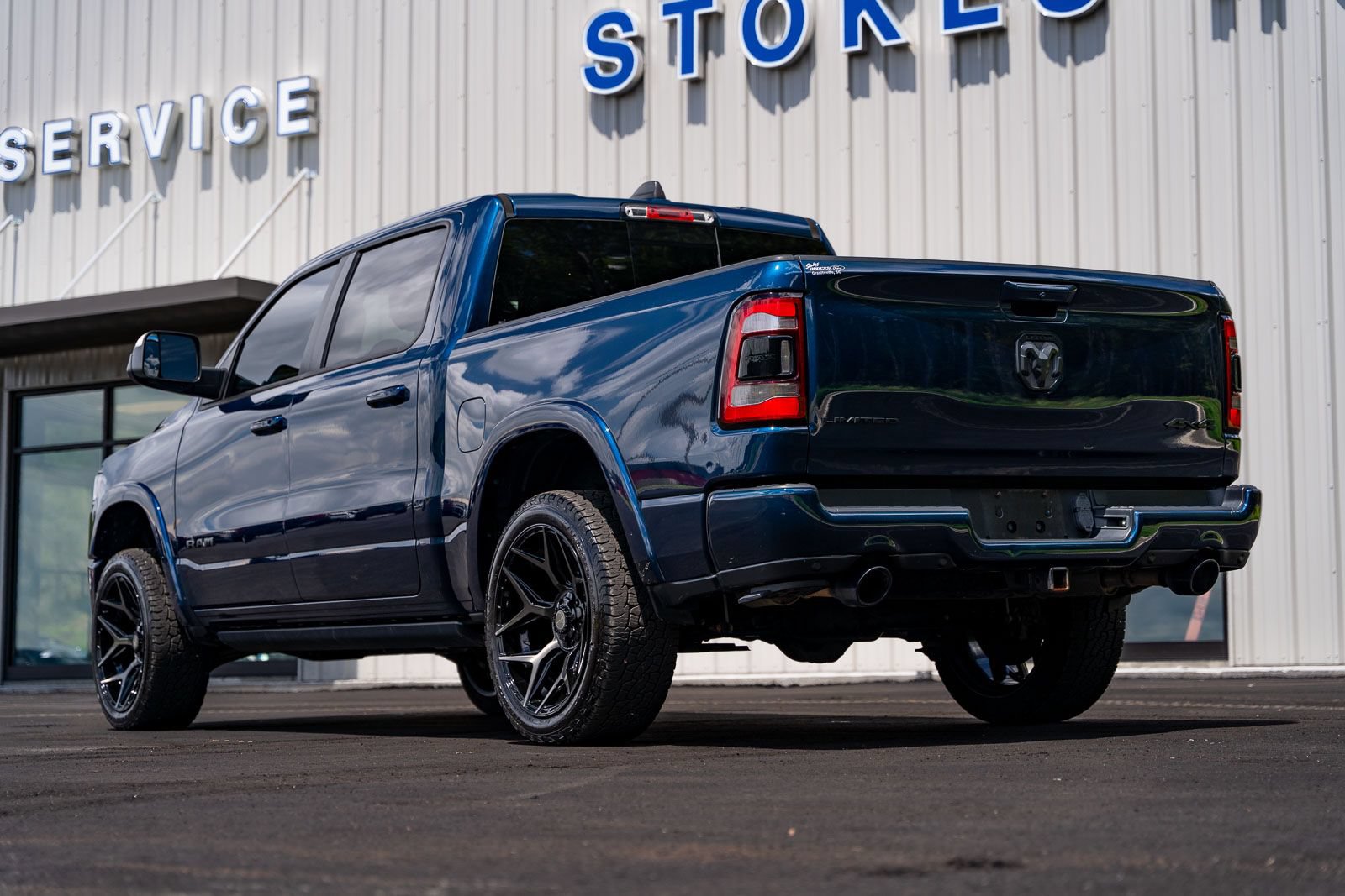 Used 2021 RAM 1500 Limited w/ Night Edition AWD/4WD image 4