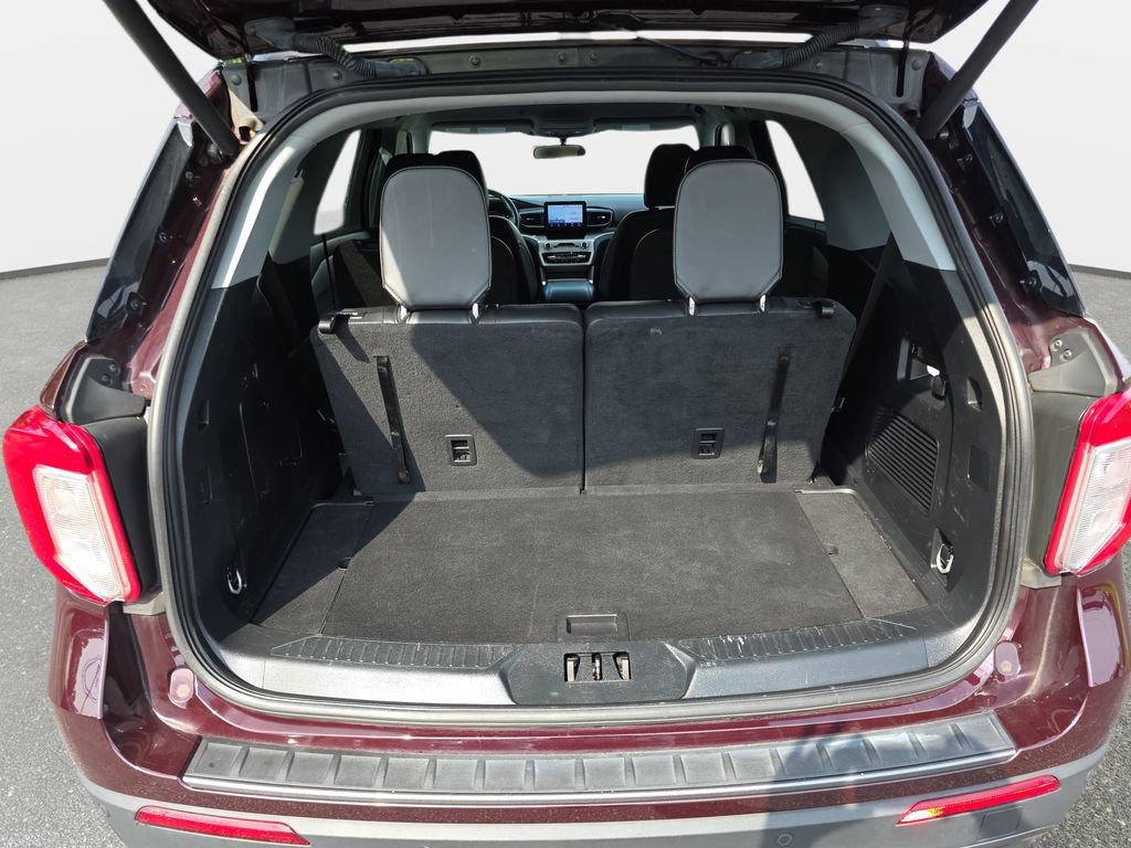 Certified 2023 Ford Explorer XLT w/ Equipment Group 202A AWD/4WD image 10