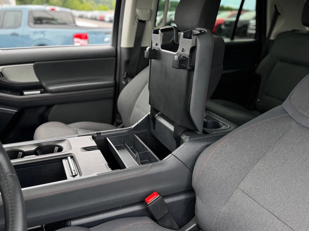 Certified 2025 Ford Expedition Active AWD/4WD image 30