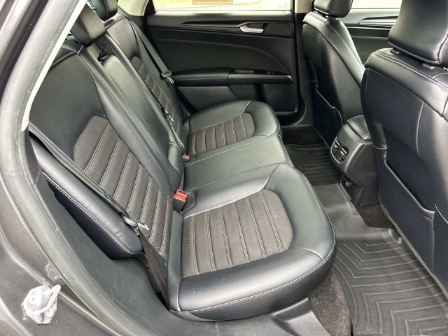 Certified 2018 Ford Fusion SE w/ Equipment Group 201A FWD image 24