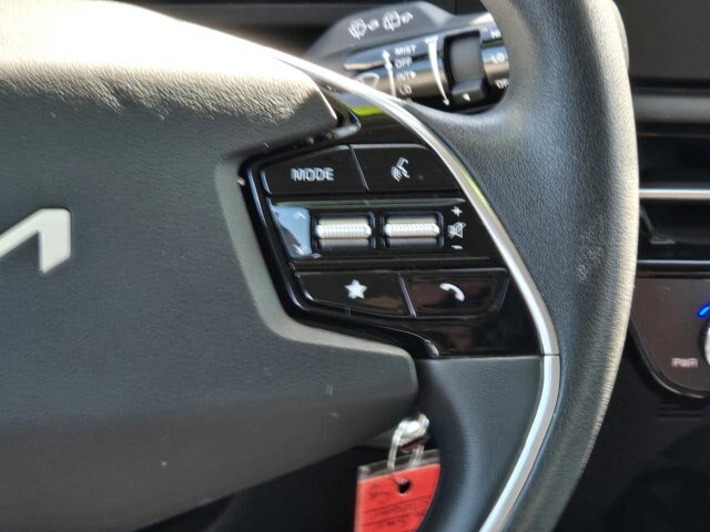 Used 2025 Kia Niro LX FWD image 15