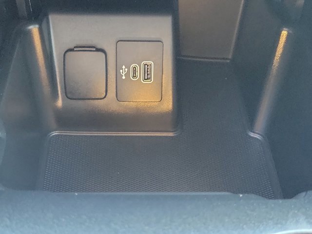 Certified 2025 Ford Explorer Active image 29