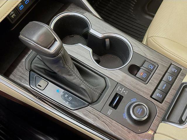 Used 2022 Toyota Highlander Limited image 19