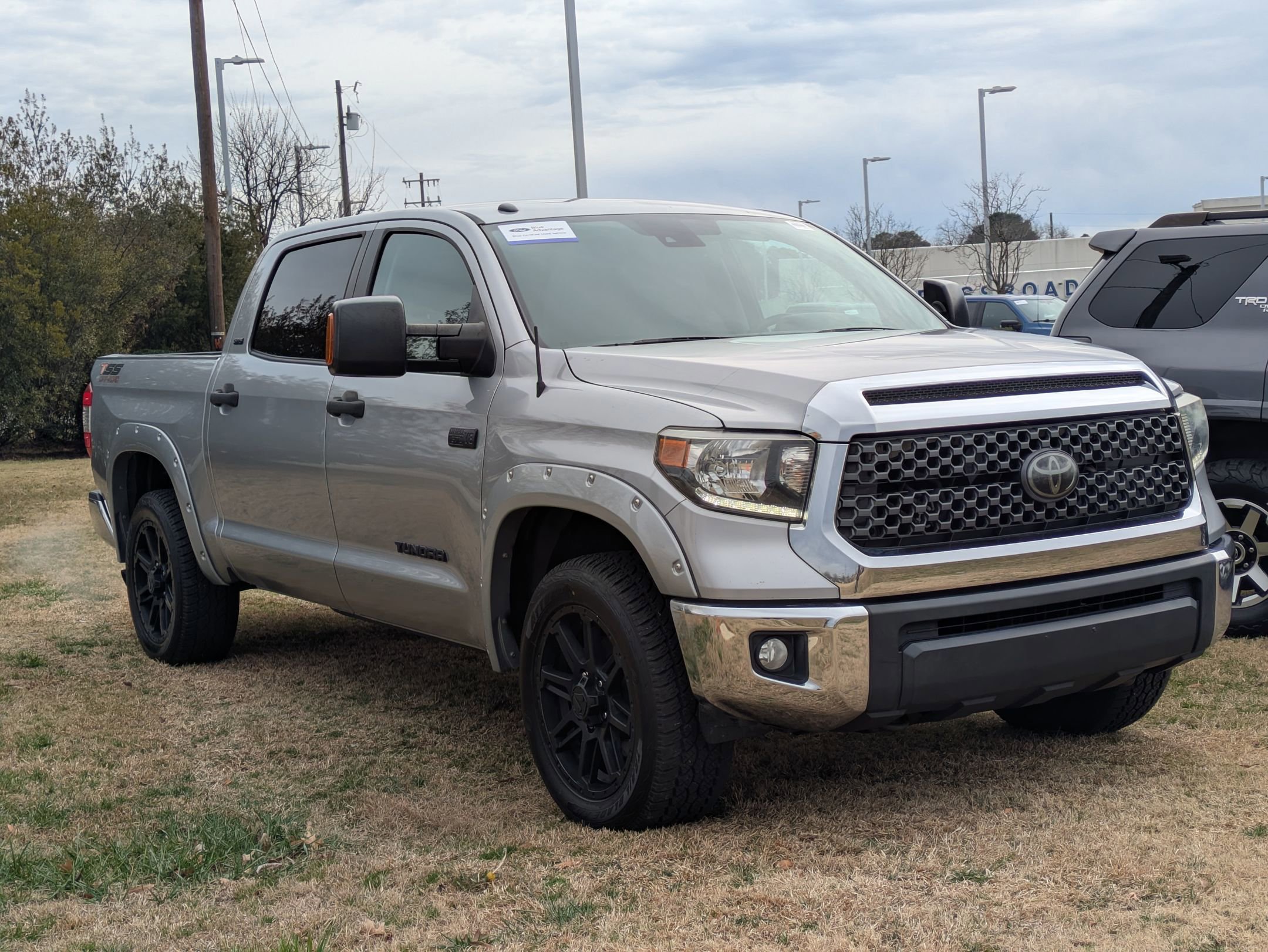 Used 2018 Toyota Tundra SR5 w/ SR5 Upgrade Package image 7