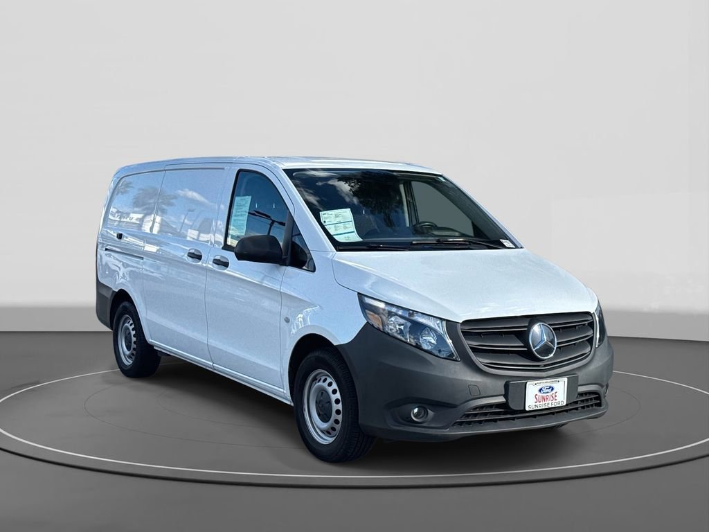 Used 2023 Mercedes-Benz Metris image 5
