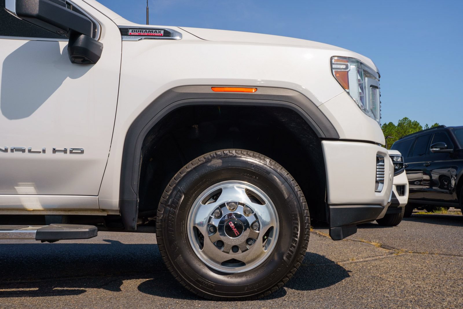 Used 2023 GMC Sierra 3500 Denali w/ Denali Ultimate Package AWD/4WD image 8