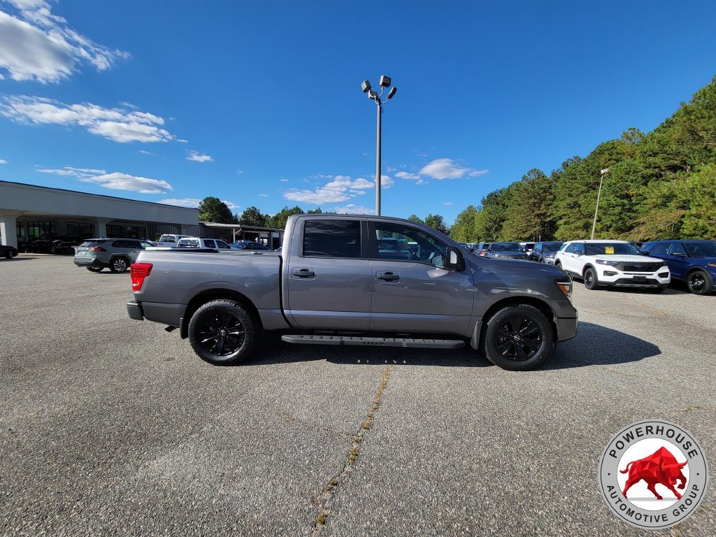 Used 2024 Nissan Titan SV w/ SV Convenience Package RWD image 8