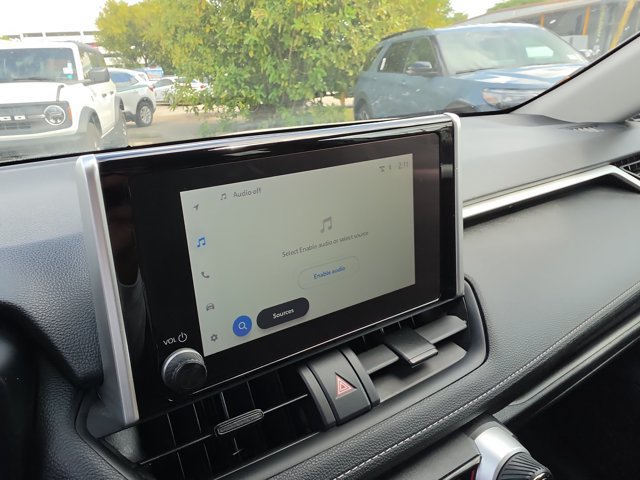 Used 2025 Toyota RAV4 XLE FWD image 27