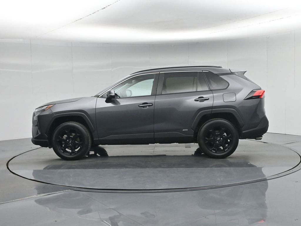 Used 2022 Toyota RAV4 XLE Premium image 21