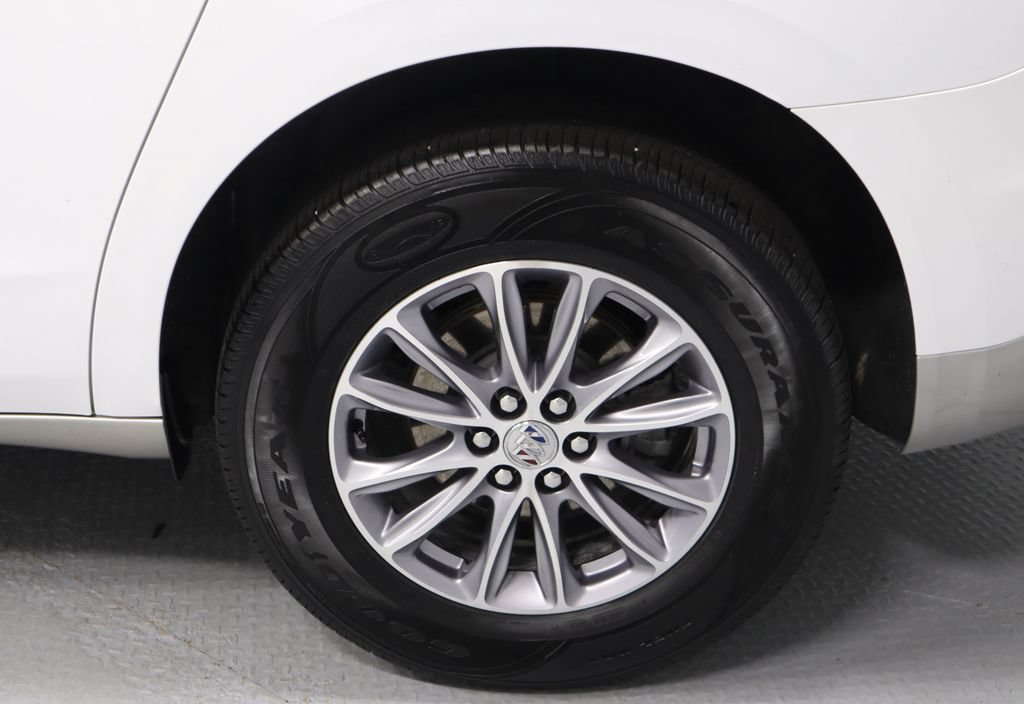 Used 2023 Buick Enclave Essence w/ LPO, Floor Liner Package FWD image 18