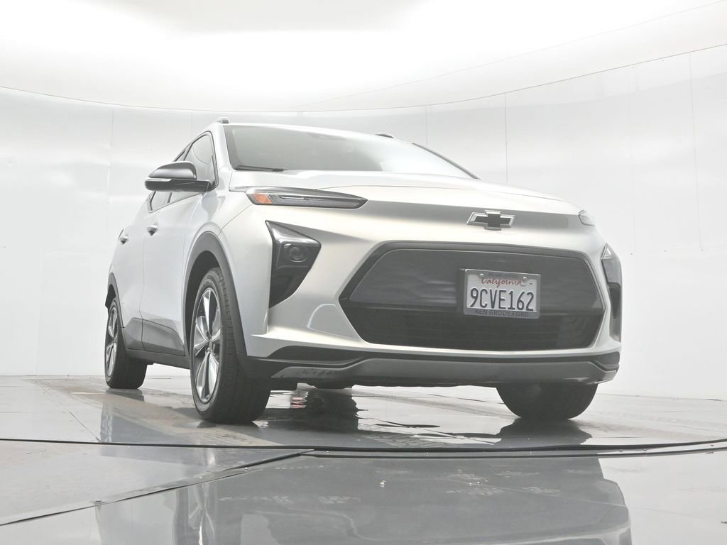 Used 2022 Chevrolet Bolt EUV LT w/ Convenience Package image 5