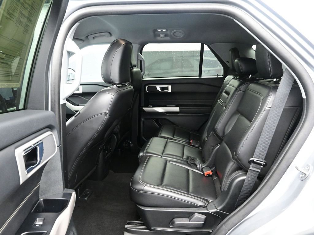 Certified 2024 Ford Explorer XLT w/ Equipment Group 202A image 15