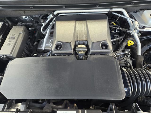 Used 2024 Chevrolet Colorado ZR2 w/ ZR2 Convenience Package III image 28