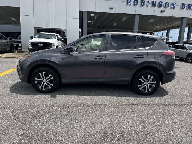 Used 2018 Toyota RAV4 LE FWD image 8