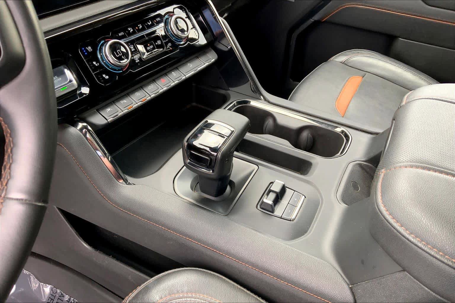 Used 2024 GMC Sierra 1500 AT4 w/ Technology Package AWD/4WD image 17