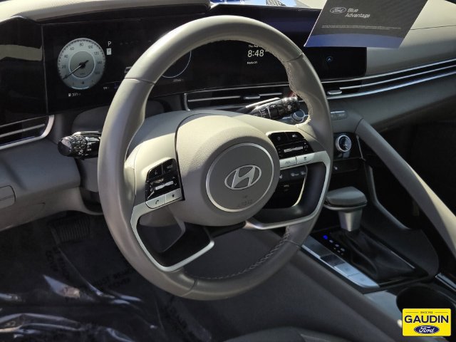 Used 2025 Hyundai Elantra SEL FWD image 19
