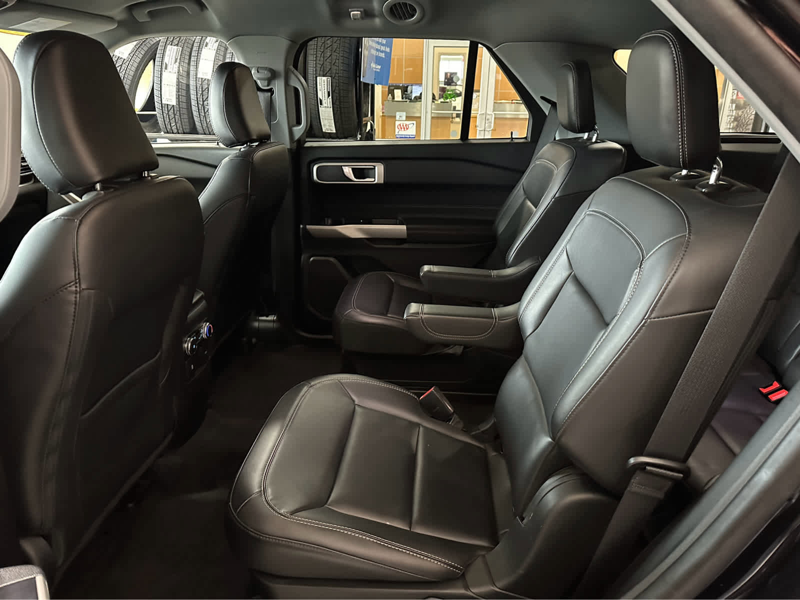 Certified 2022 Ford Explorer XLT w/ Equipment Group 202A image 32