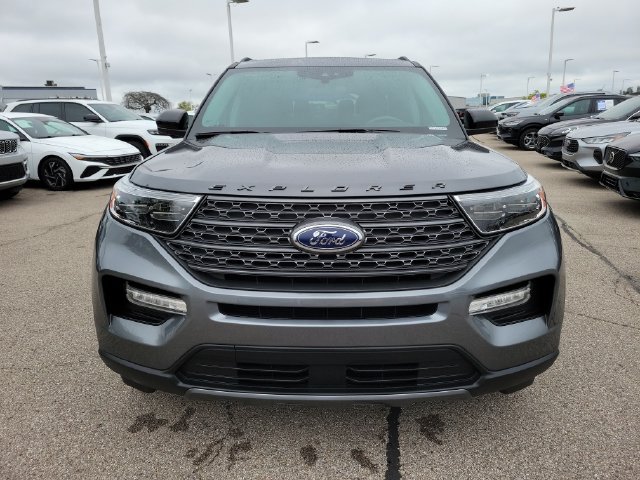 Certified 2023 Ford Explorer XLT w/ Equipment Group 202A AWD/4WD image 8