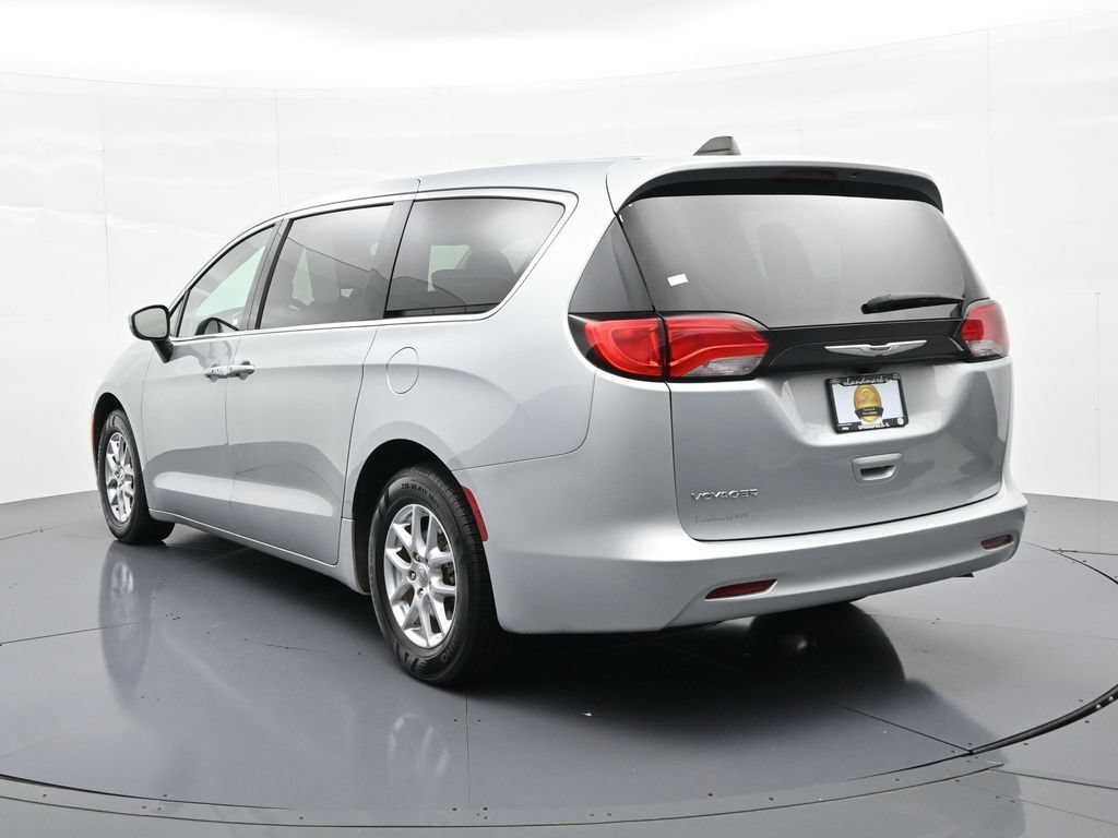 Used 2023 Chrysler Voyager LX FWD image 8