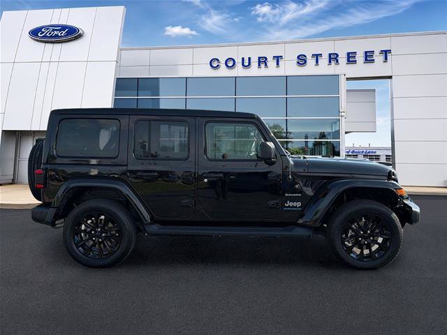 Used 2023 Jeep Wrangler Unlimited Sahara w/ Cold Weather Group AWD/4WD image 4