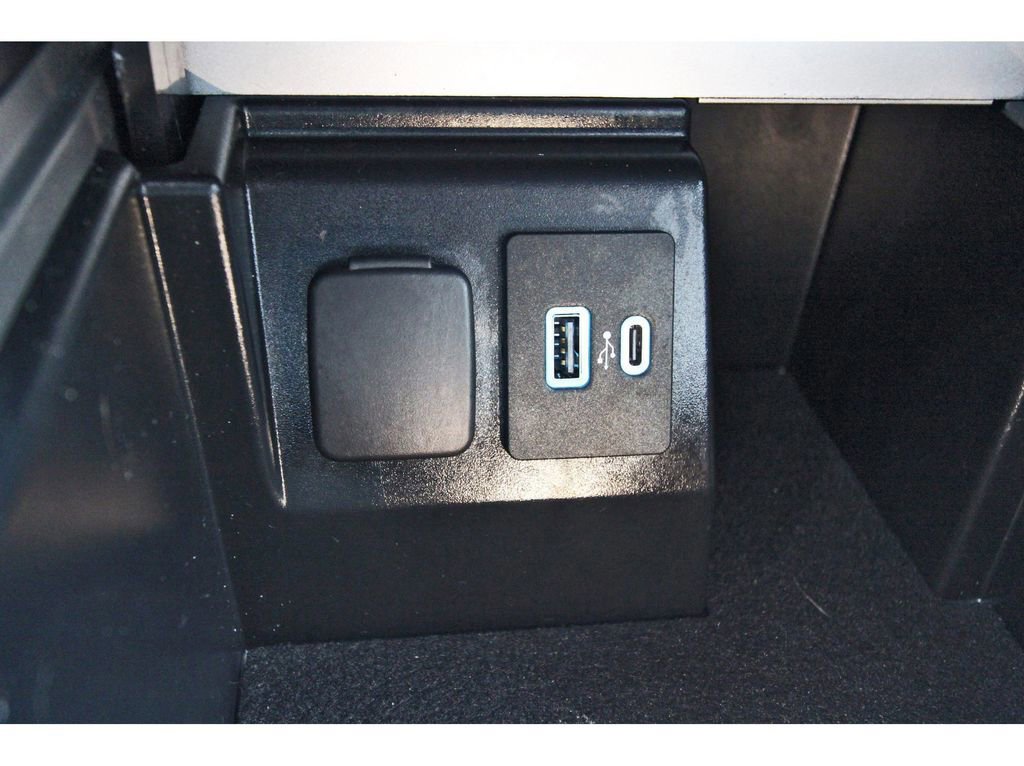 Certified 2023 Ford Explorer XLT w/ Equipment Group 202A RWD image 29