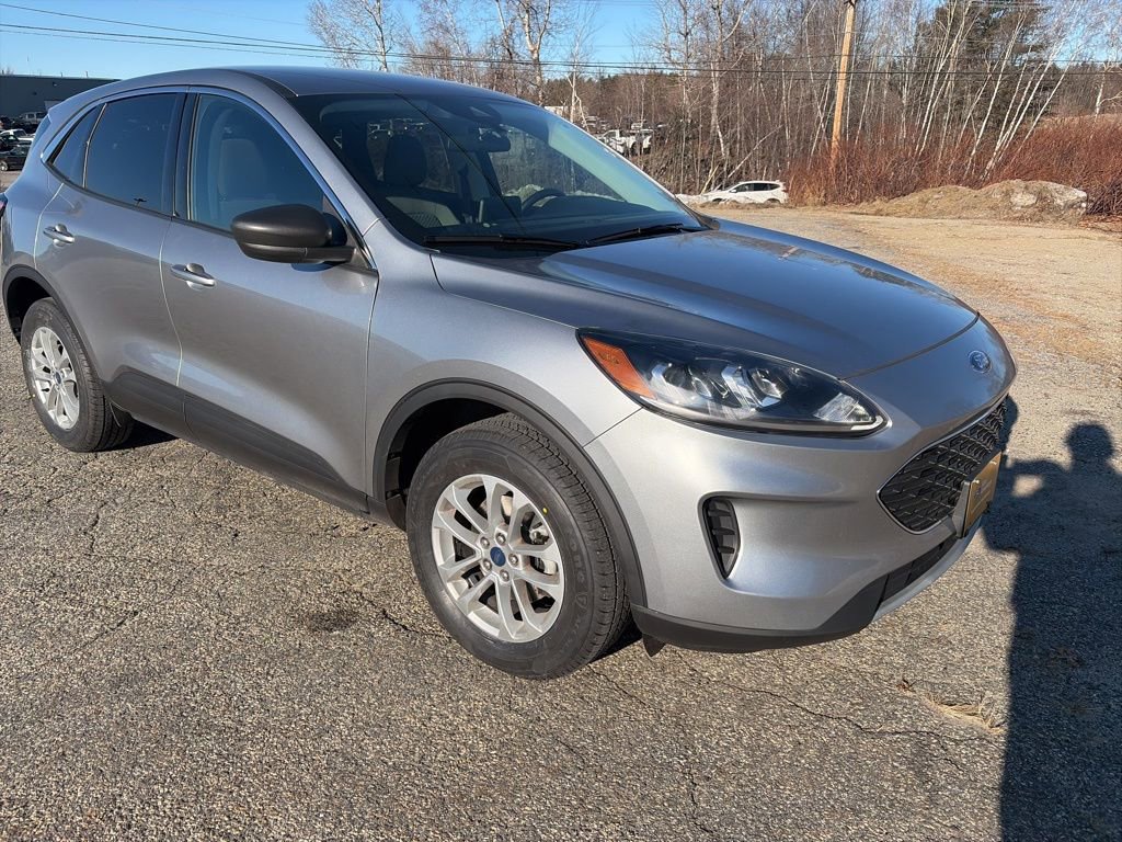 Certified 2022 Ford Escape SE w/ Cold Weather Package image 1