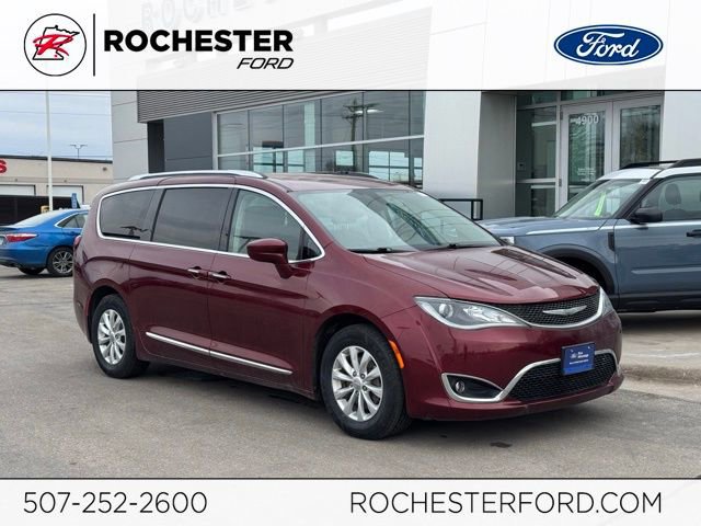 Used 2018 Chrysler Pacifica Touring-L Plus FWD image 5